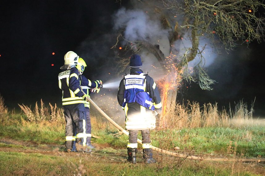 Brennender Baum bei Holzengel