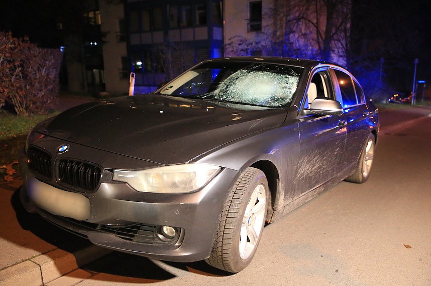 Fu&szlig;g&auml;nger wurde von Auto erfasst