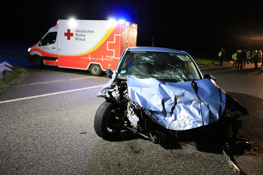 Zu einem schweren Verkehrsunfall kam es am fr&uuml;hen Mittwochabend auf der K517 zwischen Heldrungen und Oberheldrungen