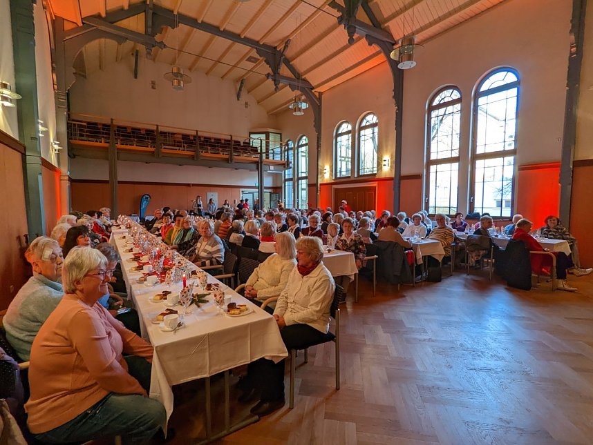 Seniorenweihnachtsfeier im Carl-Schr&ouml;der-Saal in Sondershausen