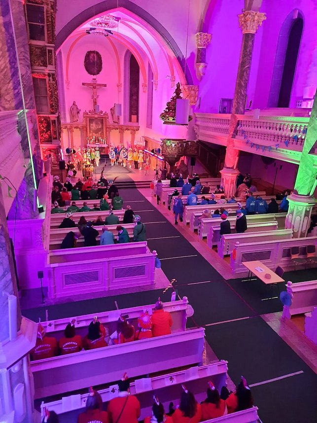 Karnevalistischer Gottesdienst unter Coronaauflagen im Jahr 2022