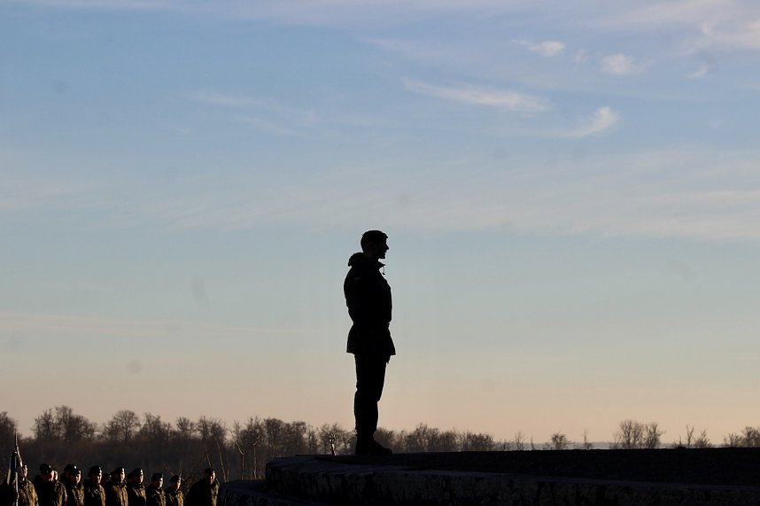 Verleihung des Fahnenbandes vor dem Kyffh&auml;user Denkmal