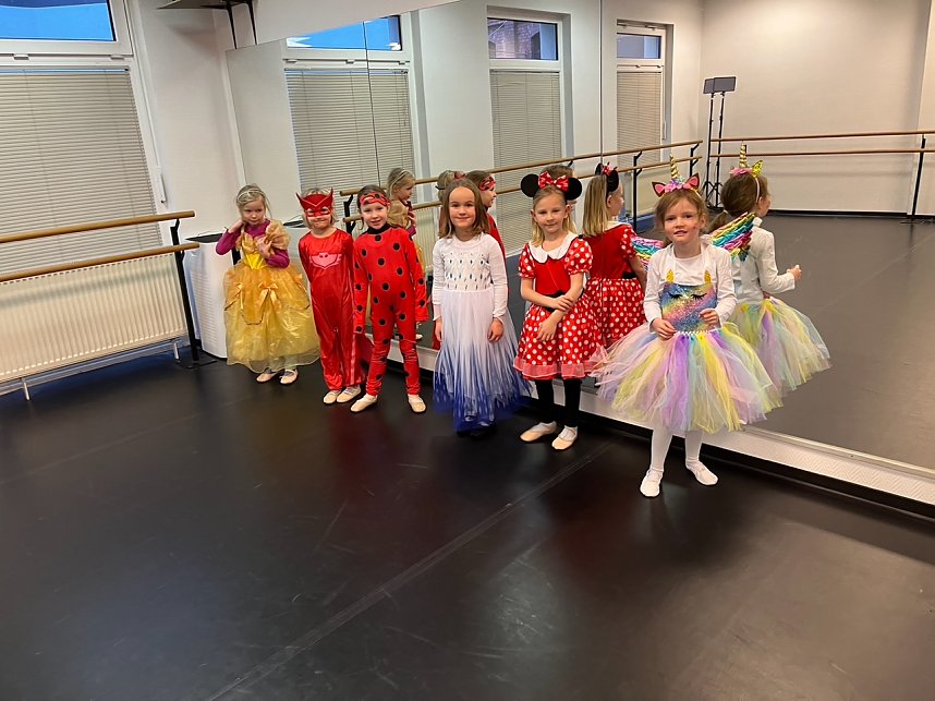 Faschingstanz bei Radeva