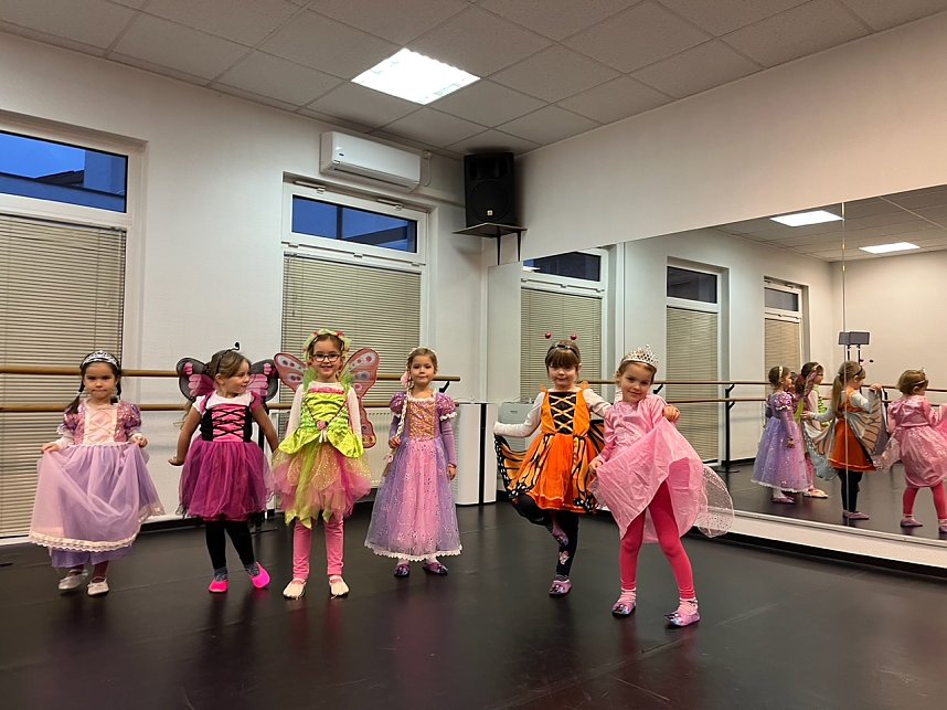 Faschingstanz bei Radeva