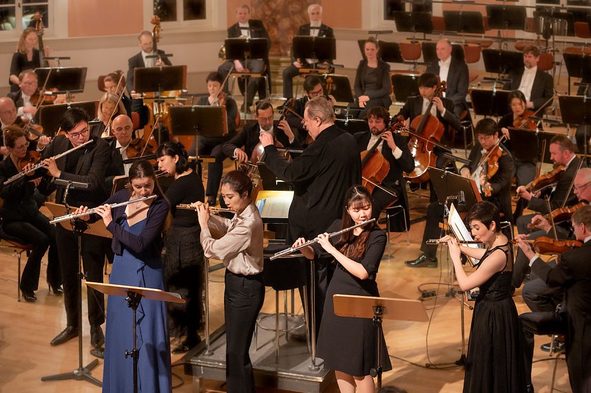 Internationaler Sondersh&auml;user Meisterkurs vertraglich gesichert