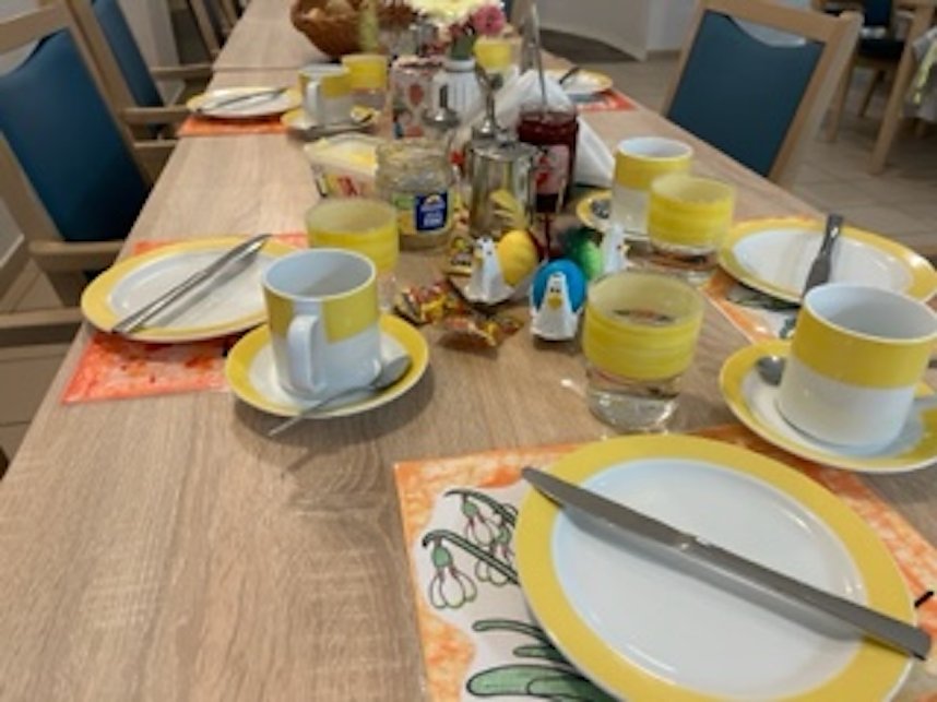 Osterfeier mit Hasen Novi in der Tagespflege Barbarossagarten in Bad Frankenhausen