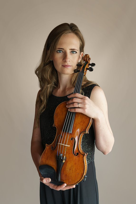 Maria Sosnowska (Violine)