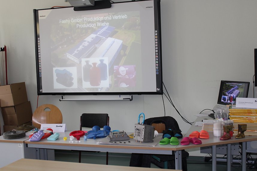 Schule trifft Wirtschaft - Regelschule Ro&szlig;leben