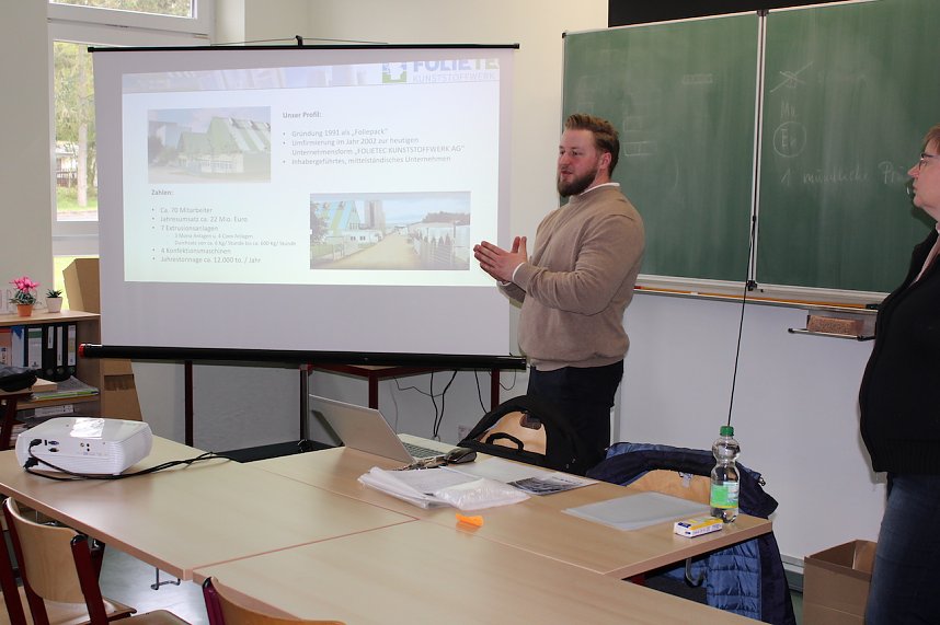 Schule trifft Wirtschaft - Regelschule Ro&szlig;leben