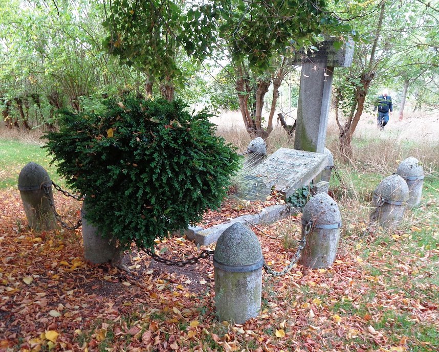 Grabstellensanierung des Familiengrabes Mackrodt in Etzleben