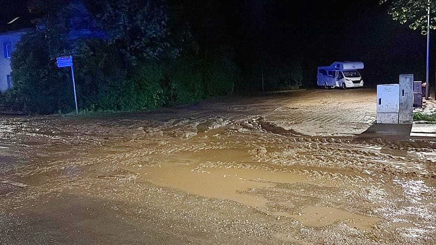 Starkregen setzt Stockhausen unter Wasser