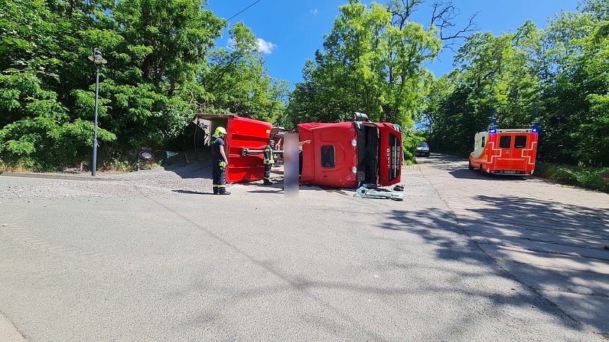 Umgekippter Sattelschlepper in Bad Frankenhausen