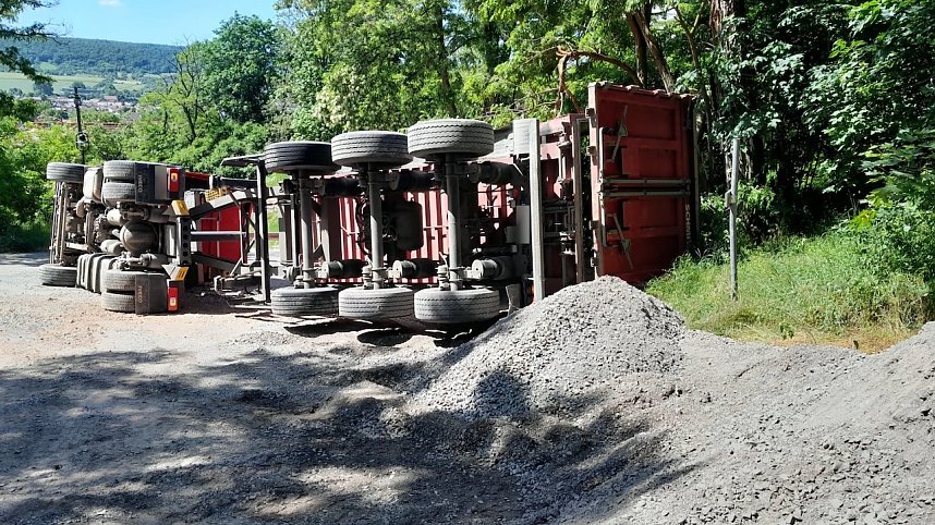 Umgekippter Sattelschlepper in Bad Frankenhausen