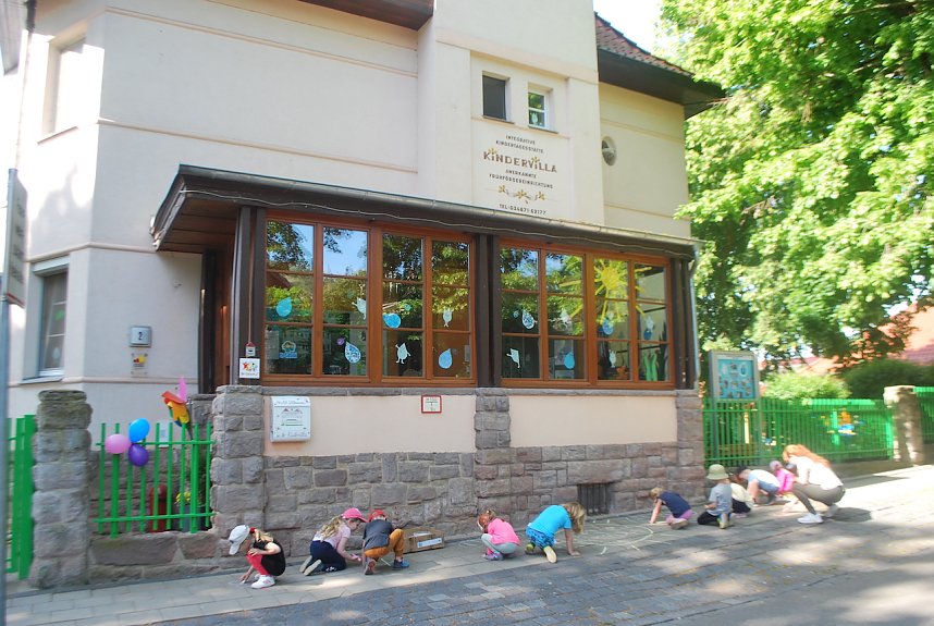 Kinder der Kindervilla Bad Frankenhausen am Kindertag