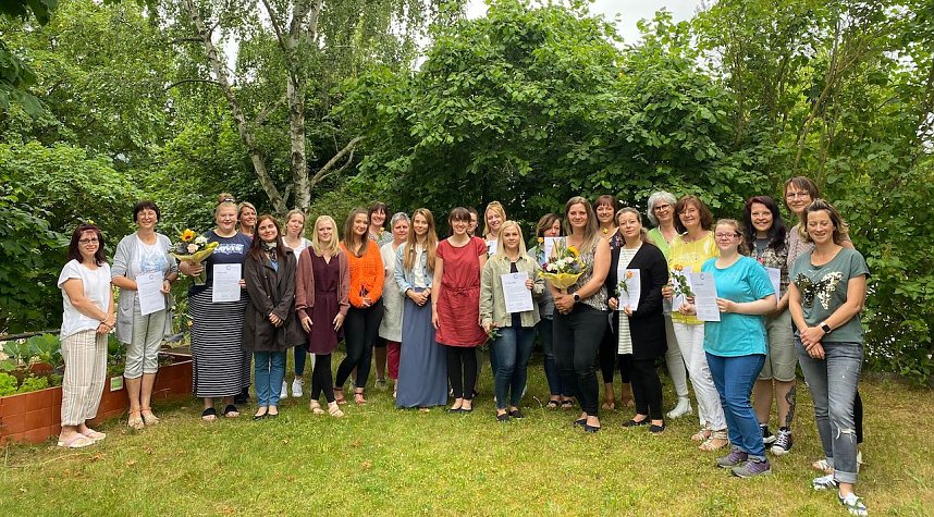 Ein musikalisches Team: Die Erzieherinnen der Kita Pusteblume wurden von der Heyge-Stiftung f&uuml;r den Abschluss des Weimarer Mentoring Programms ausgezeichnet