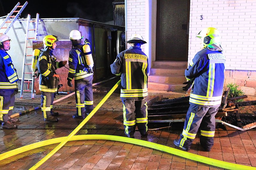 N&auml;chtlicher Brand in Bendeleben