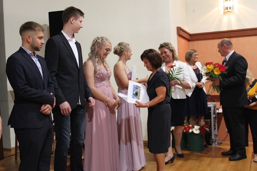 Feierstunde zum erfolgreich abgeschlossen Abi Plus des Beruflichen Gymnasium Sondershausen in Carl-Schr&ouml;der-Saal