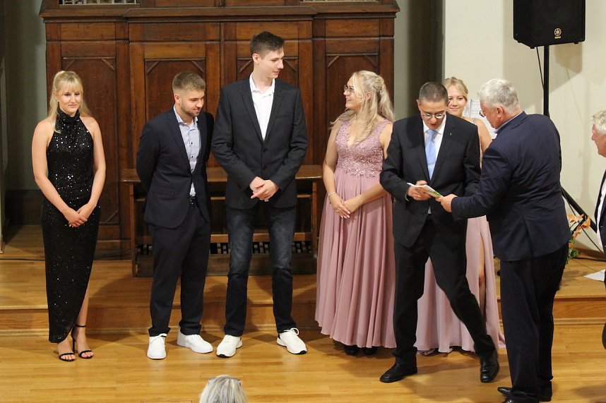 Feierstunde zum erfolgreich abgeschlossen Abi Plus des Beruflichen Gymnasium Sondershausen in Carl-Schr&ouml;der-Saal