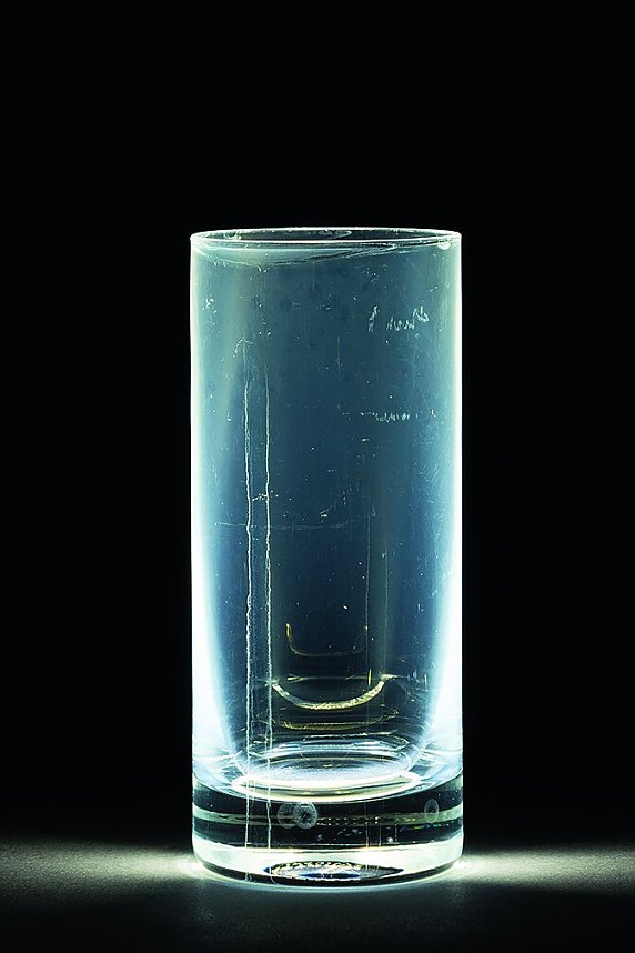 Tr&uuml;bes Glas: Finish verhindert Kalkbel&auml;ge nicht.