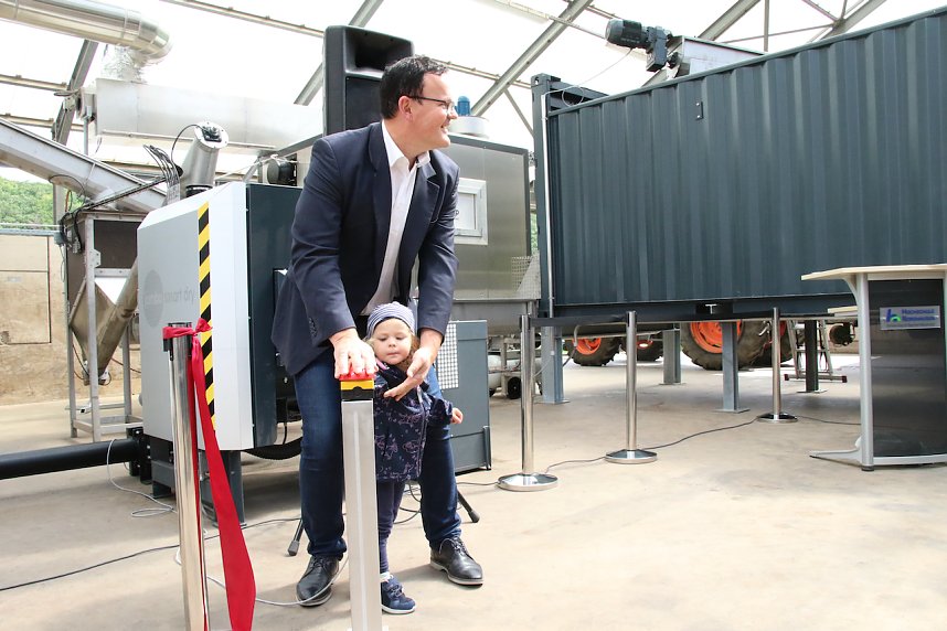 Pyrolyse als Alternative zum Verbrennen - in Bleicherode wurde heute eine Pilotanlage der Hochschule in Betrieb genommen