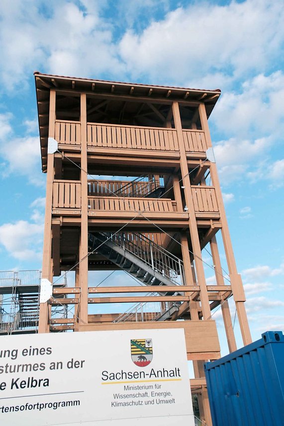 Peter Blei am neuen Aussichtsturm bei Kelbra