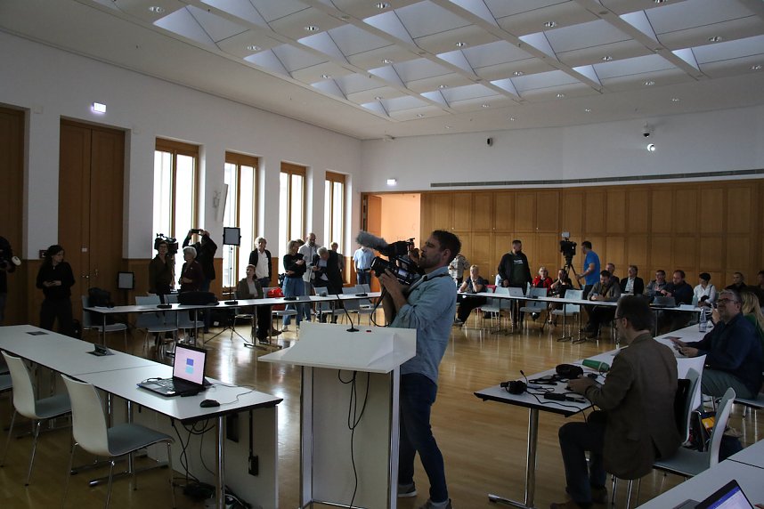 Wahlabend im Ratssaal