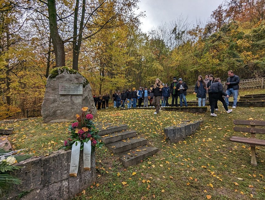 Gedenken an die Pogromnacht 1938 auf dem J&uuml;dischen Friedhof in Sondershausen