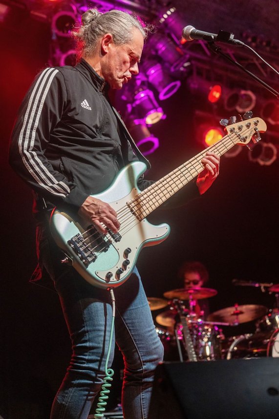 Queen May Rock bring den tiefsten Konzertsaal der Welt zum Beben 