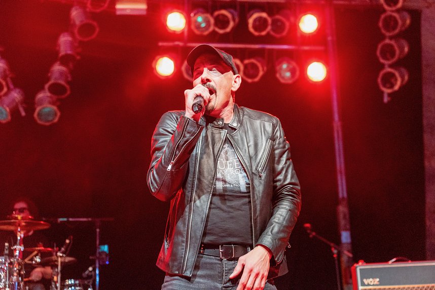 Queen May Rock bring den tiefsten Konzertsaal der Welt zum Beben 