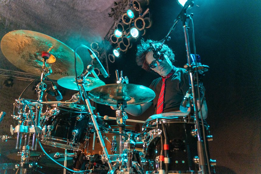 Queen May Rock bring den tiefsten Konzertsaal der Welt zum Beben 