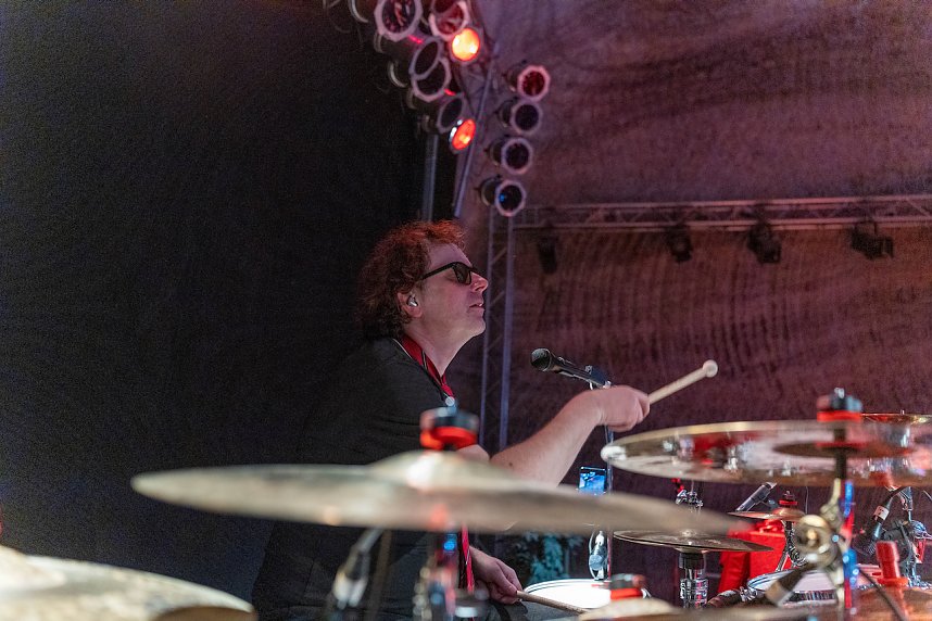 Queen May Rock bring den tiefsten Konzertsaal der Welt zum Beben 