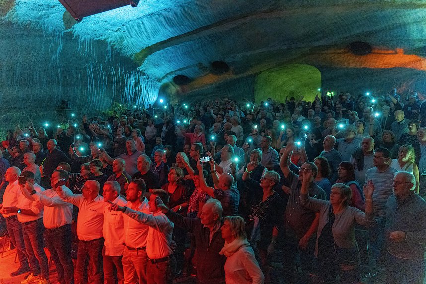 Queen May Rock bring den tiefsten Konzertsaal der Welt zum Beben 