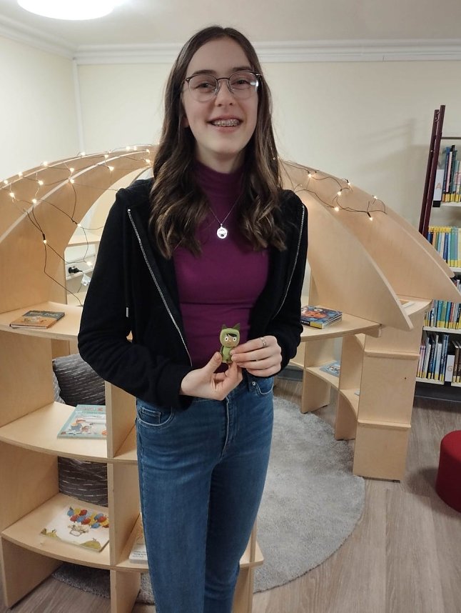 Siegerin Dana des Schreibwettbewerbs f&uuml;r Kinder und Jugendliche in der Stadtbibliothek Johann-Karl-Wezel 