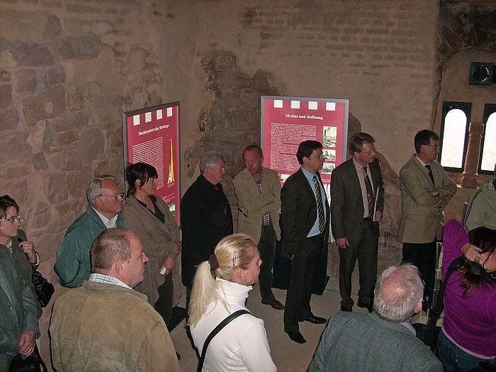 Henriette pickt am Kyffh&auml;user