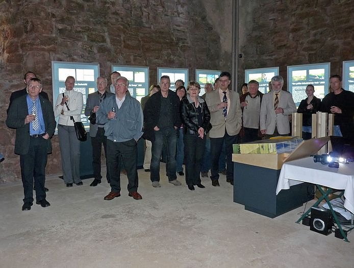 Henriette pickt am Kyffh&auml;user