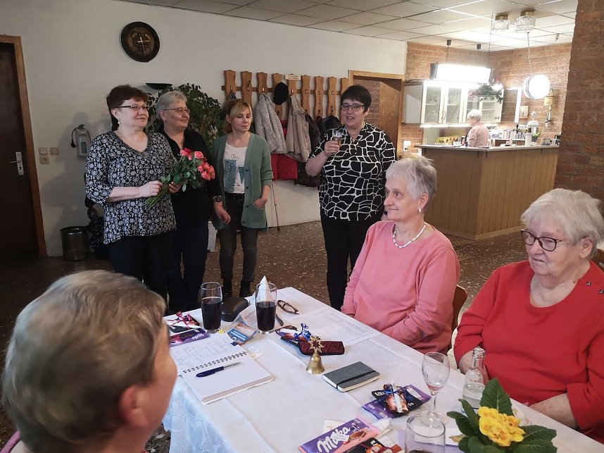 Frauentags-Kaffee im WB 4 gemeinsam mit Freunden