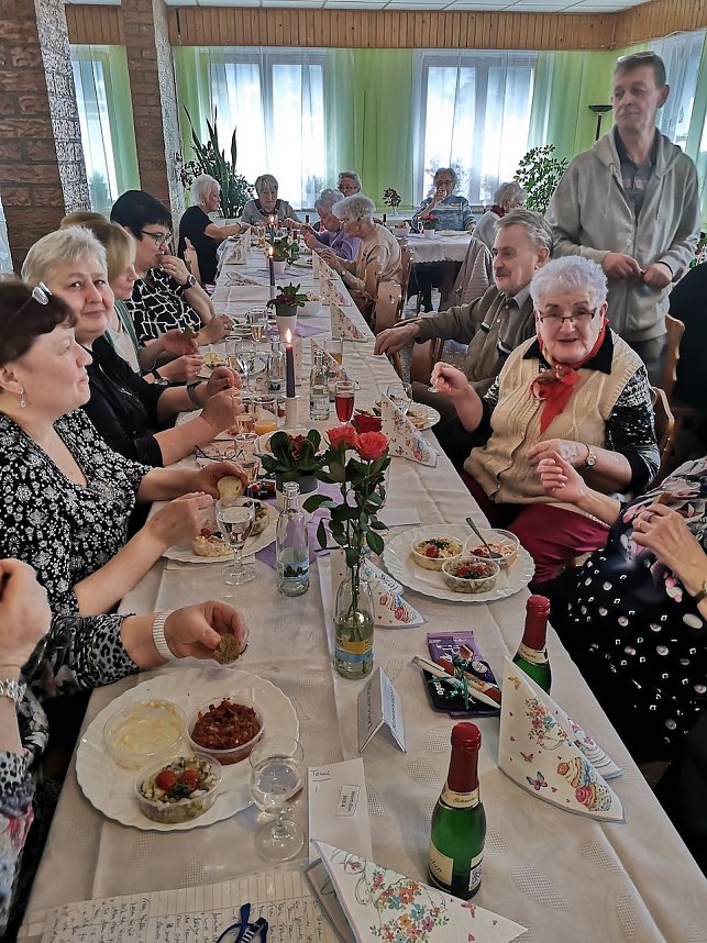 Frauentags-Kaffee im WB 4 gemeinsam mit Freunden