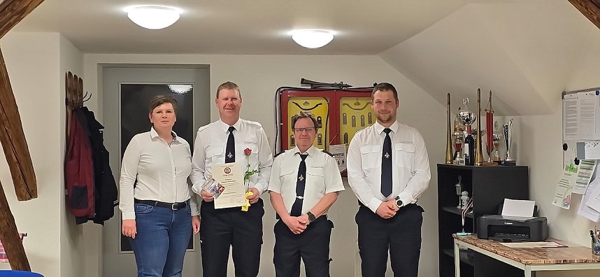 Bef&ouml;rderung der Kameraden bei derJahreshauptversammlungJahreshauptversammlung der Freiwilligen Feuerwehr Heldrungen und dem Feuerwehrverein Heldrungen 