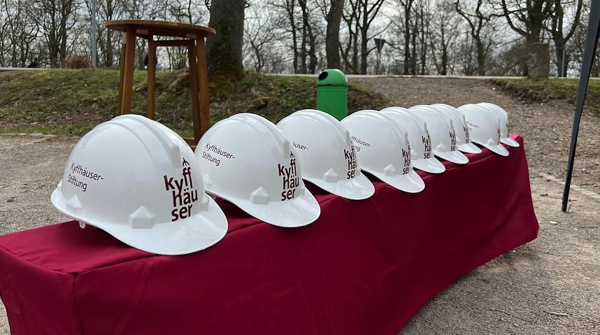 Symbolischer Spatenstich f&uuml;r ein neues Besuchererlebnis am Kyffh&auml;user