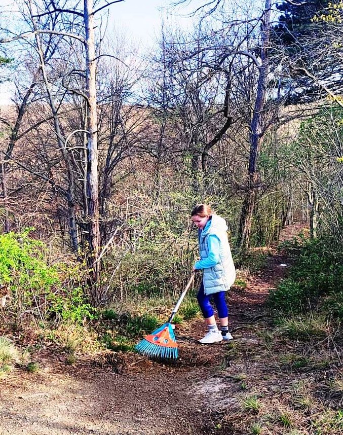 Viele flei&szlig;ige H&auml;nde halfen beim Fr&uuml;hjahrsputz an der Hornungsh&ouml;he