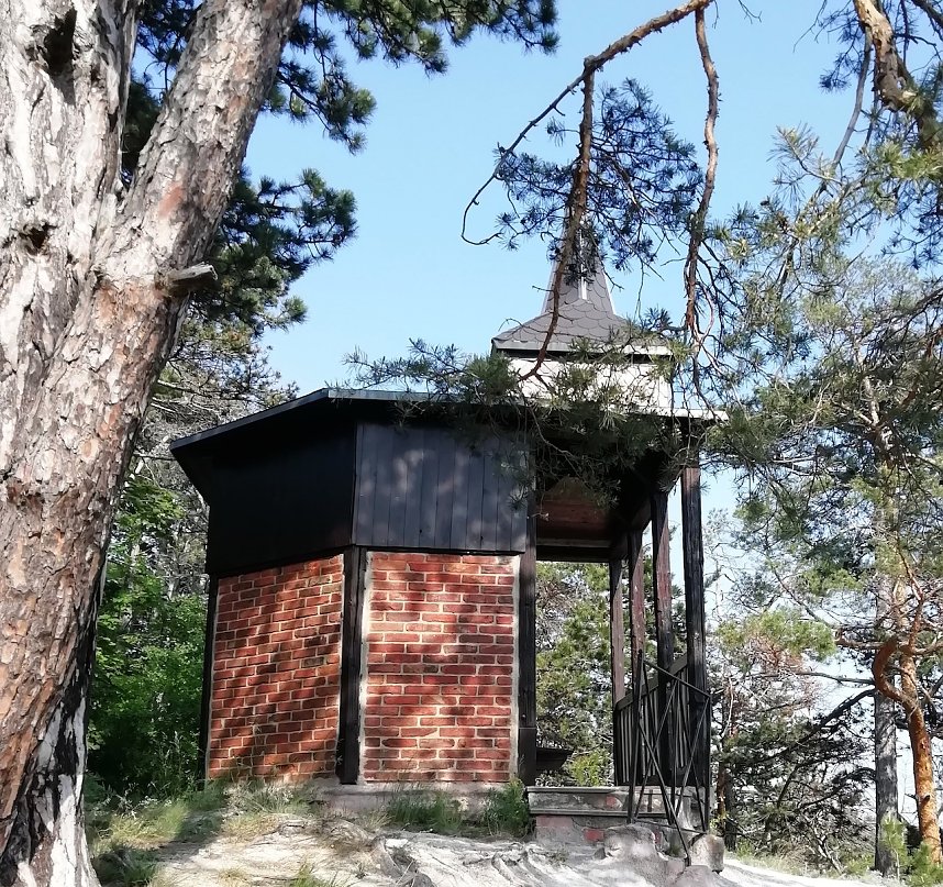 Viele flei&szlig;ige H&auml;nde halfen beim Fr&uuml;hjahrsputz an der Hornungsh&ouml;he