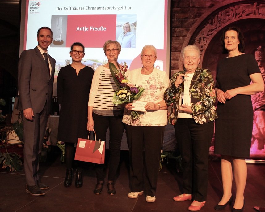 Die 6. Ehrenamtsgala des Kyffh&auml;userkreises wurde von zweihundert G&auml;sten gefeiert