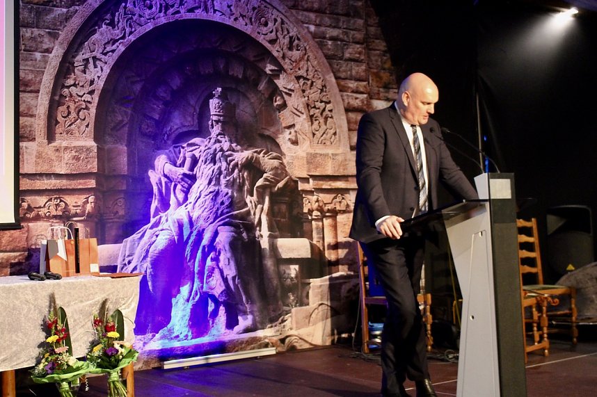 Die 6. Ehrenamtsgala des Kyffh&auml;userkreises wurde von zweihundert G&auml;sten gefeiert