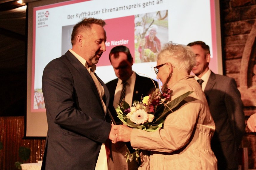 Die 6. Ehrenamtsgala des Kyffh&auml;userkreises wurde von zweihundert G&auml;sten gefeiert