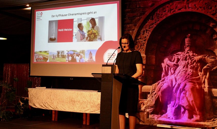 Die 6. Ehrenamtsgala des Kyffh&auml;userkreises wurde von zweihundert G&auml;sten gefeiert