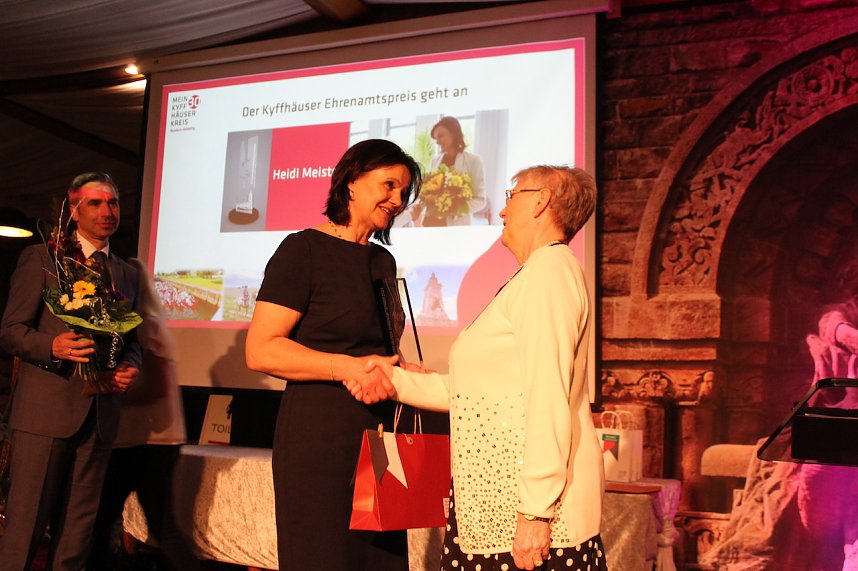 Die 6. Ehrenamtsgala des Kyffh&auml;userkreises wurde von zweihundert G&auml;sten gefeiert