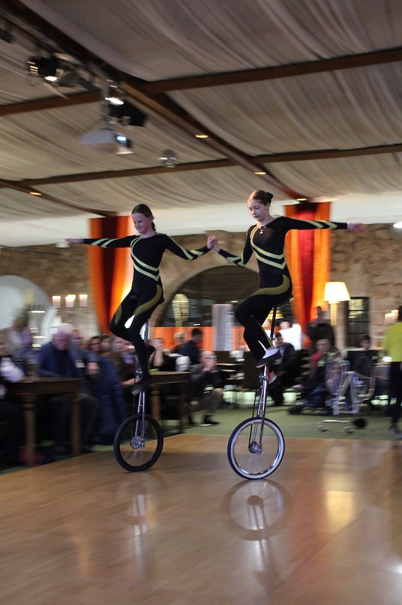 Showeinlage der Kunstradfahrerinnen SG 03 Holzthaleben/Menteroda