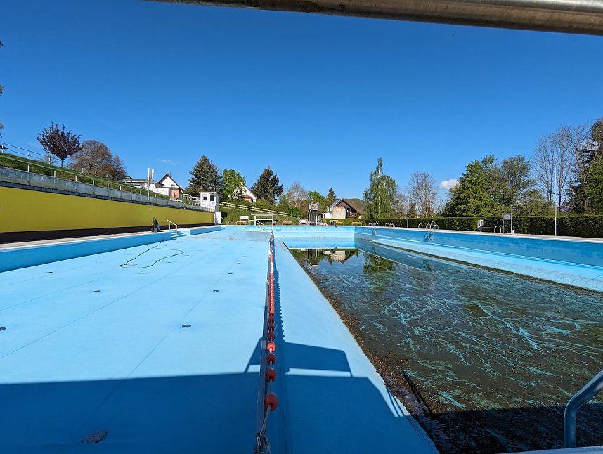 Im Bergbad Sonnenblick in Sondershausen sind die Vorbereitungen auf die kommende Badesaison in vollem Gange