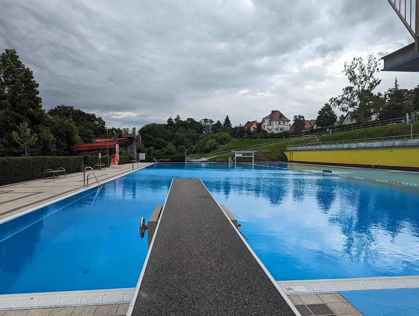 Anbaden im "Bergbad Sonnenblick" in Sondershausen