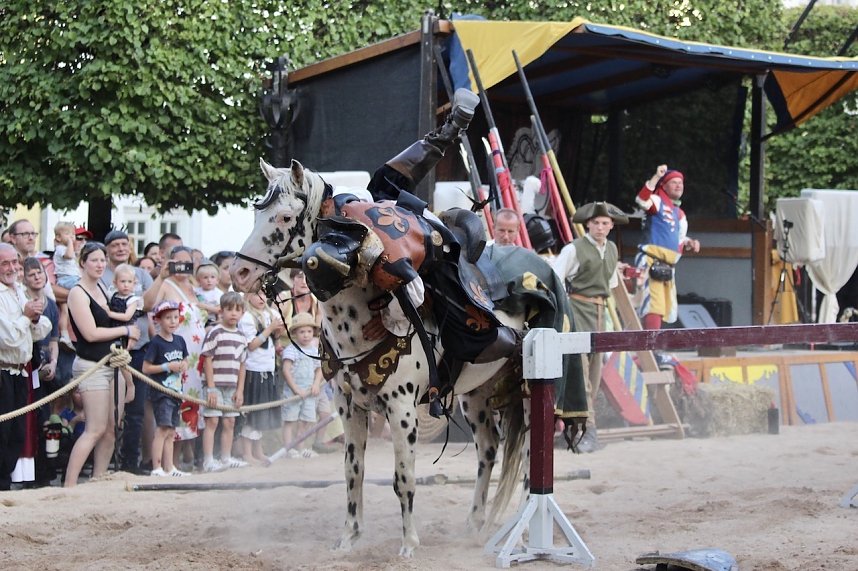 Hochprofessionelle Reitershow mit "Wenzel Ritterspiele"